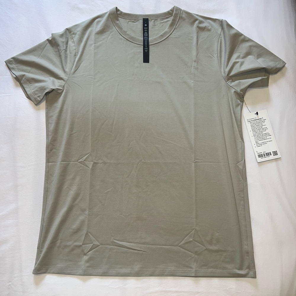 Lululemon men’s fundamental t-shirt taupe